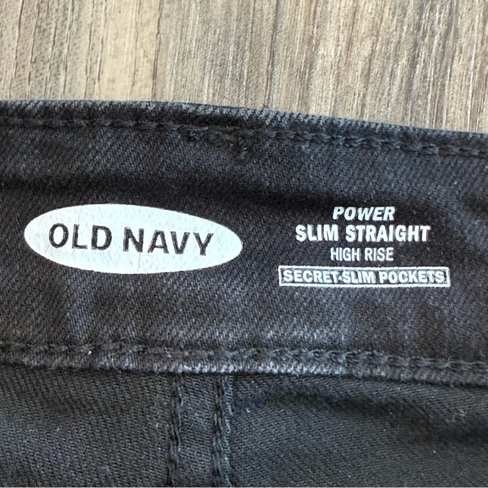Old Navy Power Slim Straight Hi-Rise Black Jeans - Picture 6 of 9